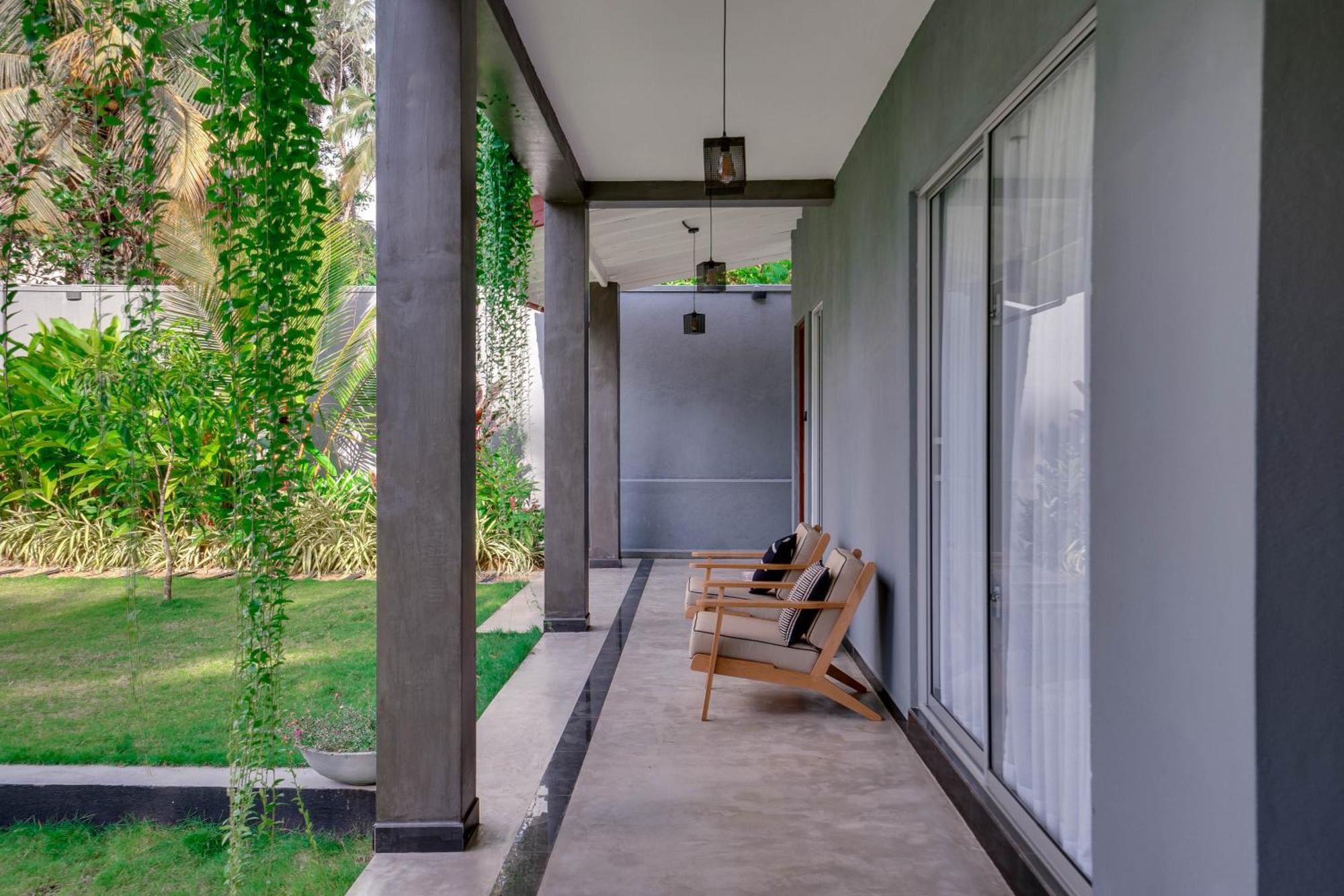 Hasthri Boutique Red Chalet In Ahangama With Pool Near Beach Екстер'єр фото