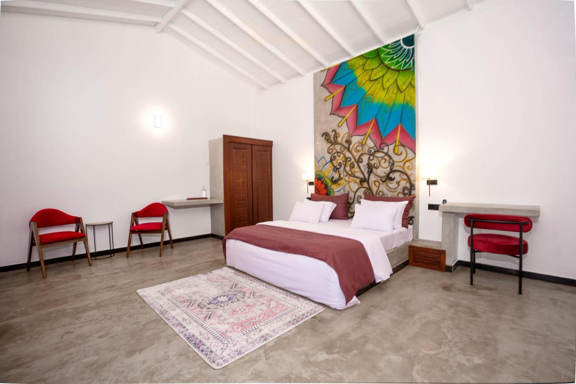 Hasthri Boutique Red Chalet In Ahangama With Pool Near Beach Екстер'єр фото