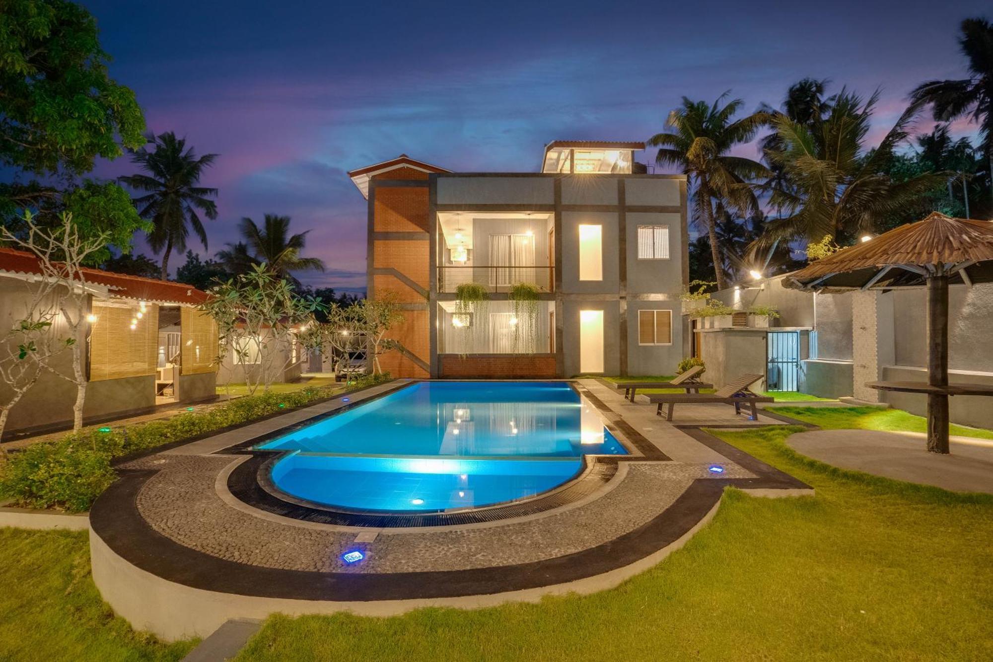 Hasthri Boutique Red Chalet In Ahangama With Pool Near Beach Екстер'єр фото