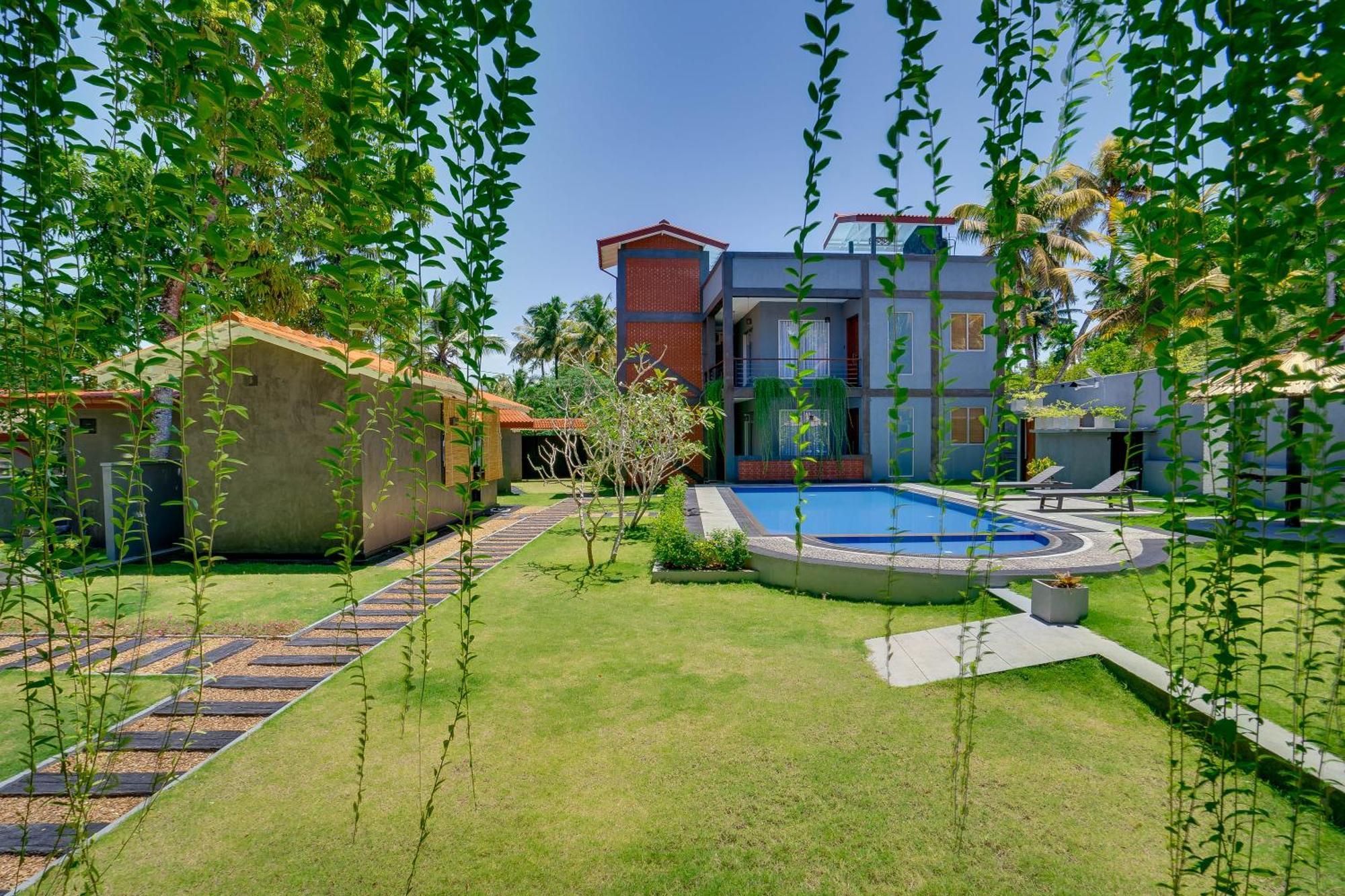 Hasthri Boutique Red Chalet In Ahangama With Pool Near Beach Екстер'єр фото